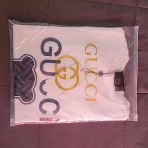 Beautiful logo shirt. Fits like 3xl. Nwt.